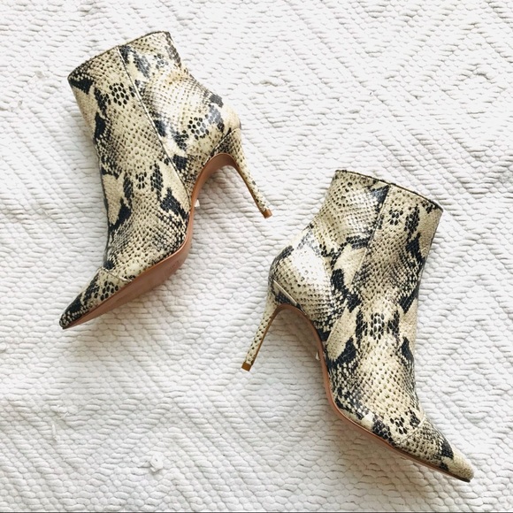 SCHUTZ Shoes - SCHUTZ Noele Snakeskin Leather Booties Size 7